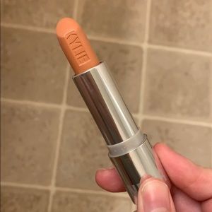 Kylie cosmetics butterscotch lipstick